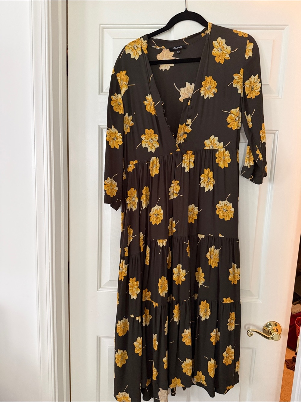 Womens Floral V-Neck Tiered Midi Dress - Yellow Floral on Black
